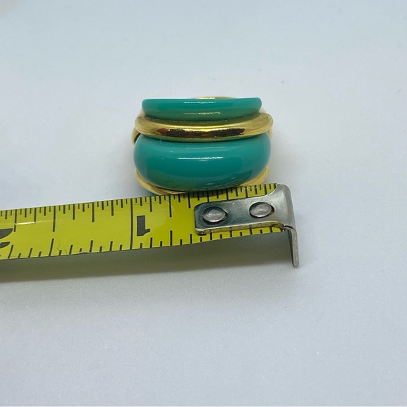 Vintage KJL Faux Turquoise Coral and Gold Ribbed Statement Ring - Picture 2 of 6